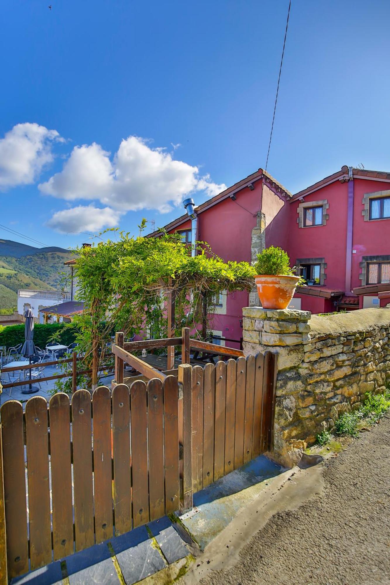 La Posada De Ojebar Rustica Расинес Экстерьер фото