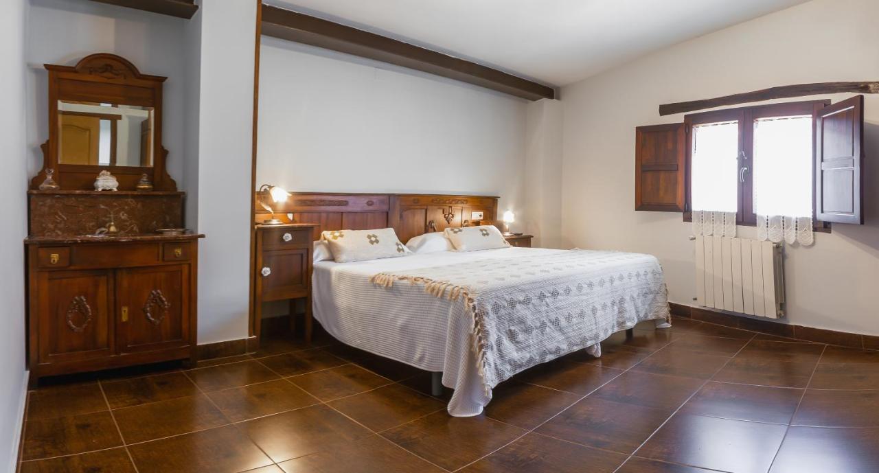 La Posada De Ojebar Rustica Расинес Экстерьер фото